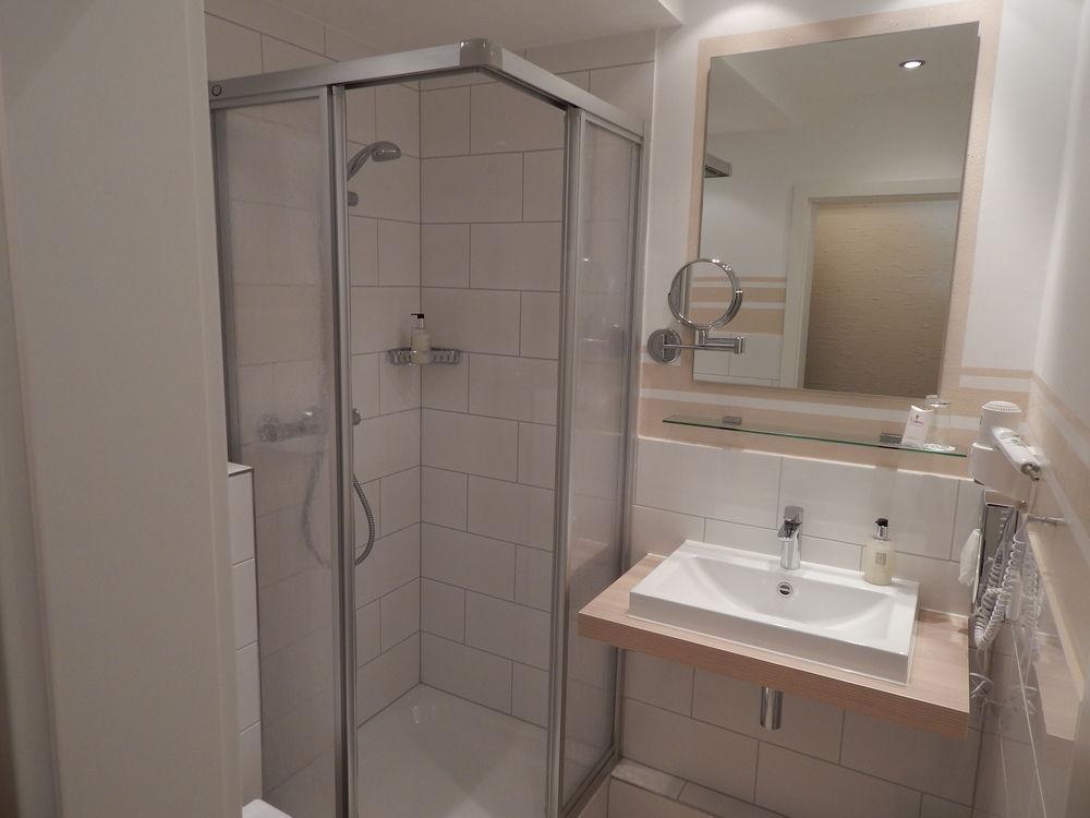 Airport Fashion Hotel Dusseldorf Ngoại thất bức ảnh
