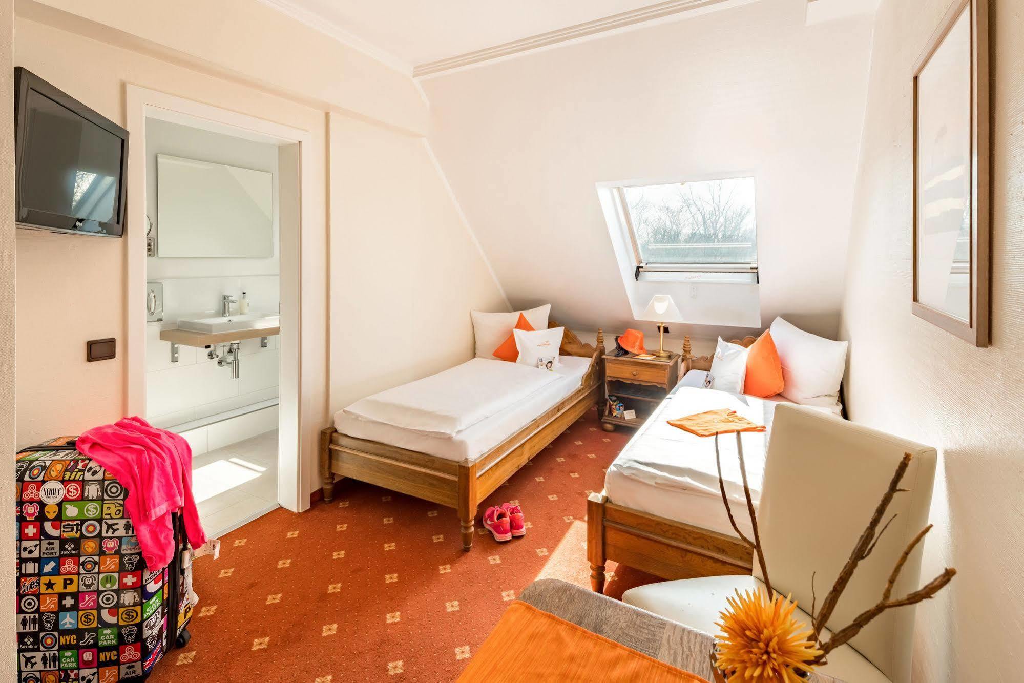 Airport Fashion Hotel Dusseldorf Ngoại thất bức ảnh